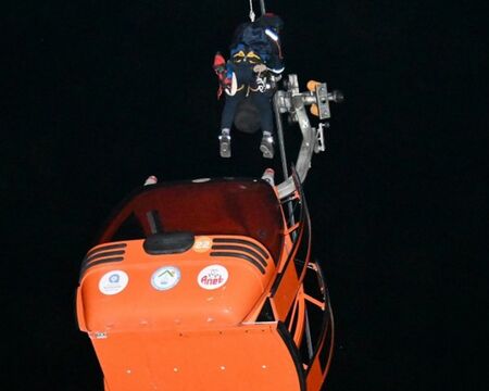 51 души са спасени от блокиран кабинков лифт край турския град Бурса