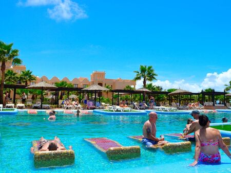 Четирима души починаха, след като лепнаха „мистериозна болест“ на популярна туристическа дестинация