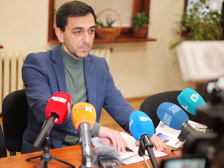 Държавното обвинение ще опита да свали порно клиповете на бургазлийките