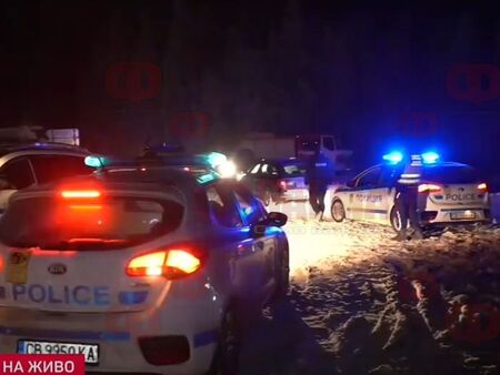 По неофициална информация в изоставената хижа има оръжие Зловещи детайли