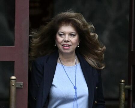 Йотова започна консултации за служебен премиер с ГЕРБ-СДС и ПП-ДБ