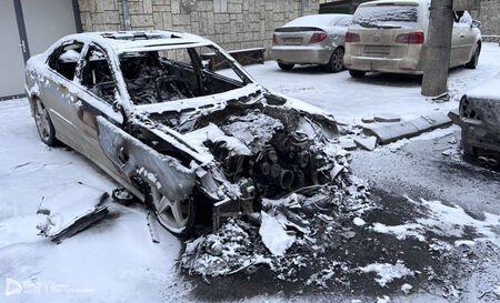 Два мерцедеса на един собственик пламнаха като факла