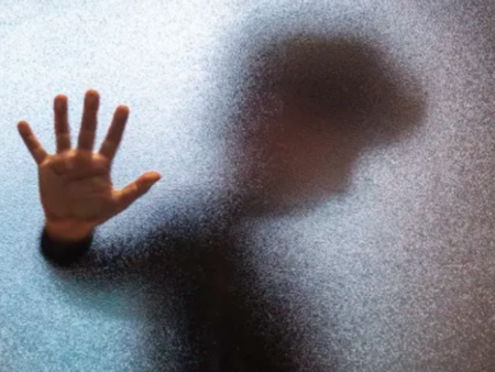 10 мъже обвинени в изнасилване на 5-годишно дете, може да изгният в затвора