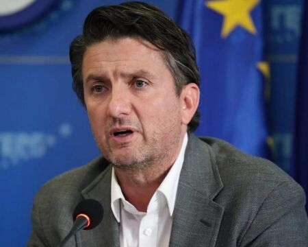 Българският турист ще бъде защитен на 100% при пътуване решиха в НС