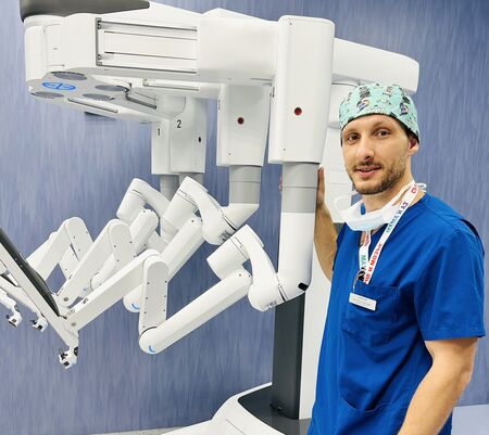 Робот асистираната гинекологична хирургия е особено подходяща за пациентки при