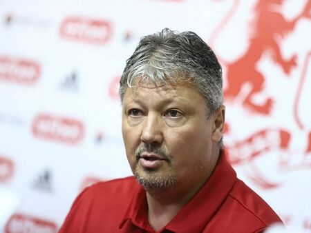 Любо Пенев е на крака, забелязан е да се разхожда в Борисовата градина