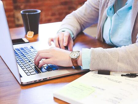 Трябва ли просто да затваряме лаптопа без да го изключваме