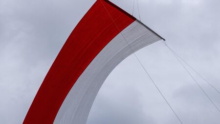 "Непланирана военна дейност" затвори полското въздушно пространство