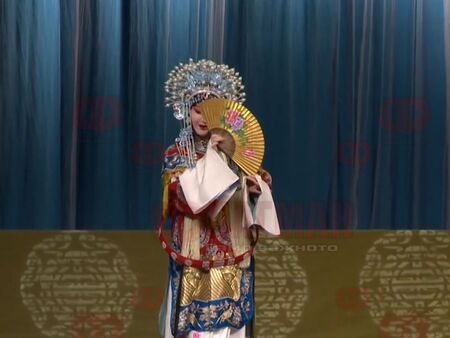 Пекинската опера за първи път в България, омагьоса публиката