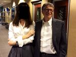 Бил Гейтс с младо момиче – част от архивните единици в досиетата „Епщайн“.