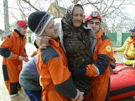 Идва ли Европейска пролет? Прогресивни сили, начело със Салвини, може да спрат реакционните Меркел и Макрон