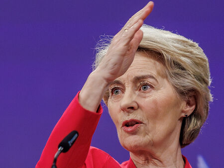 В Испания признаха съществуването на програма за заместването на коренните