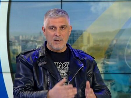 Случаят е ясен  човек с тежки нарцистични проблеми е завел