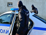 Задържан е 44-годишен мъж, към този момент няма данни той да е диагностициран с психично заболяване