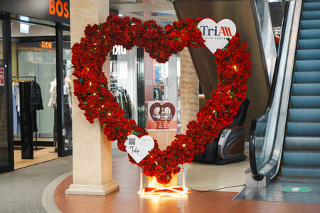 Не пропускайте специалните фото кътове за Свети Валентин разположени в едни