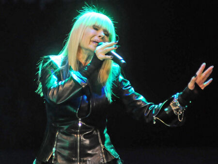 Лили Иванова бе удостоена с почетен знак