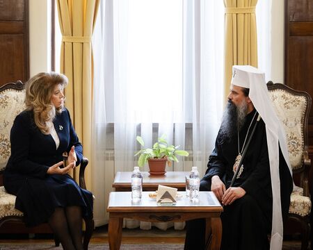 Йотова се срещна с патриарх Даниил и поиска благословия за Международния форум за кирилицата