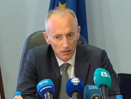 Обвиненият в педофилия разказвал на децата за пещерите Частното училище