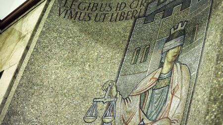 Постоянен арест за полицайката, хваната да пренася кокаин за над 50 000 евро