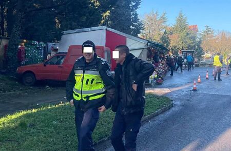 Християните се подготвят за Великия пост
  Днес е Месопопустна Задушница