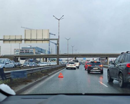 Катастрофа затрудни движението по Околовръстното шосе в София край Ринг мол