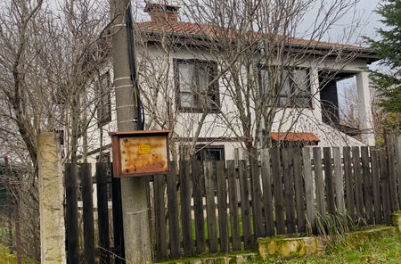 Ако местният жител казва истината излиза че живеем в нещо