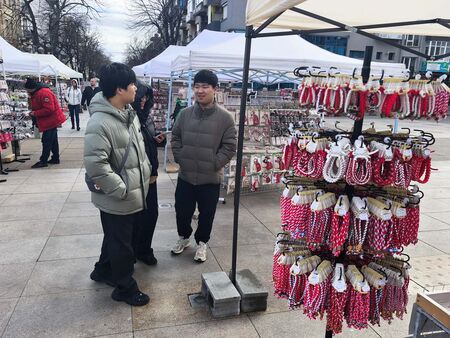 Цените на мартениците в Бургас: Има ли поскъпване през 2026 година