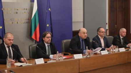 Вижте къде в Бургас да изкарате курс за оръжие или да постреляте за удоволствие