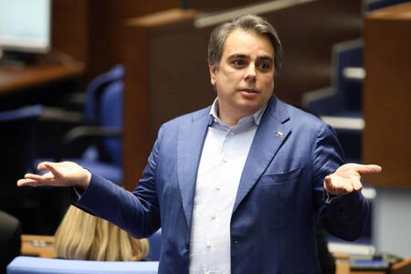 Вижте къде в Бургас да изкарате курс за оръжие или да постреляте за удоволствие