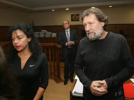 Съпругата на Пламен Бобоков блесна в галерията на Ники Младжов (СНИМКИ)