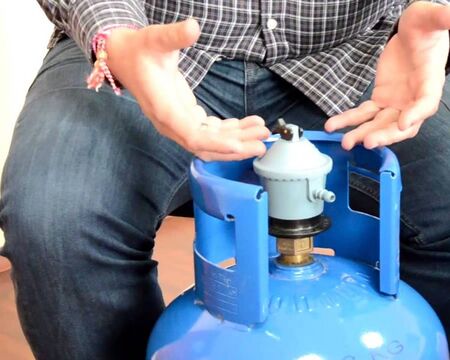 Двама с тежки изгаряния след взрив на газова бутилка в село Глушник