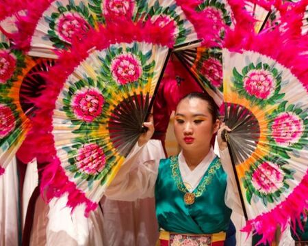 Традиционни игри, дегустации  в деня на корейската култура в Бургас