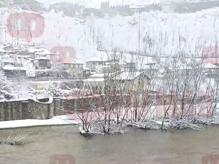 Река Янтра се покачи с 2 метра във Велико Търново и доближи критично ниво