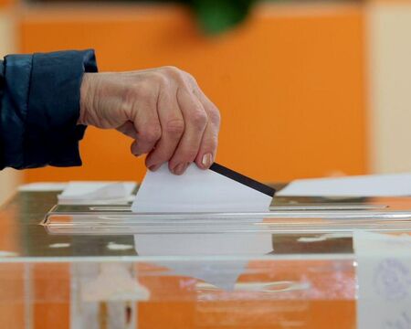 Нови кметове на частичен вот избират в осем населени места