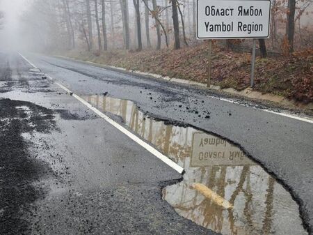 Трапове-убийци дебнат шофьорите на пътя Средец-Елхово