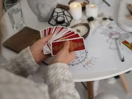 Тарото предсказва: финансов успех за тези два зодиакални знака