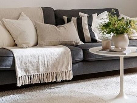 Утре Маргарита Петкова представя премиерно новата си книга „Тъй рече Виктор“ в Бургас