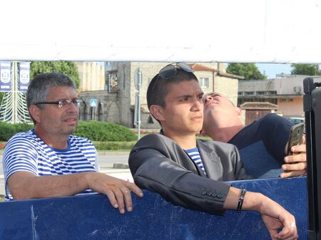 Шести ден без отговори: Семейството на изчезналите моряци с отчаян апел