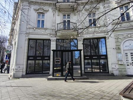 Продават два топ имота на пъпа на Бургас за по 1 млн. евро