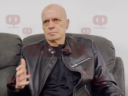 Слави Трифонов за новите областни управители: В тази приказка Пепеляшка е Асен Василев