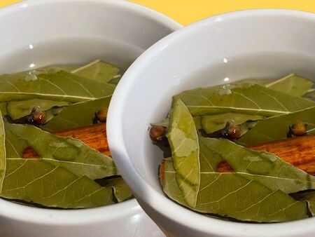 Сварете 3 дафинови листа във вода с канела, няма да съжалявате