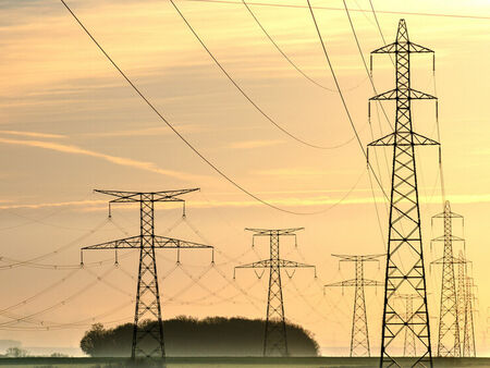 КЗП започна проверки в трите електроснабдителни дружества заради високите сметки за ток