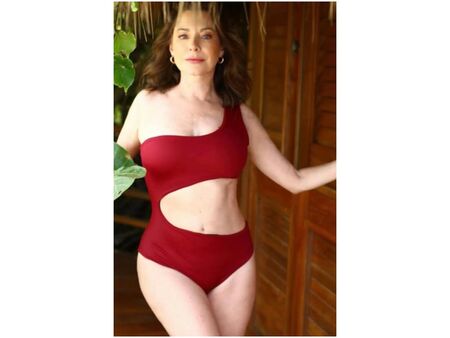 "Вдовицата в бяло" стана на 63 - помните ли я