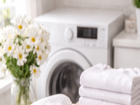 Как да изперем бели дрехи без пожълтяване - лесни домашни методи