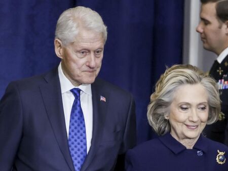 Хилъри Клинтън отрече връзки с Джефри Епстийн при изслушване в Конгреса