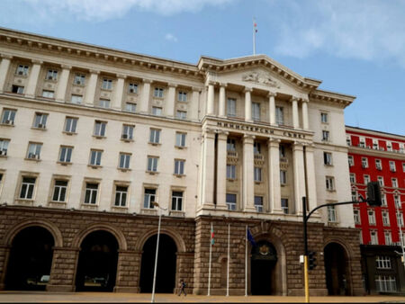 Временните правителства не трябва да решават зад затворени врати, категорични са от партията на Бойко Борисов