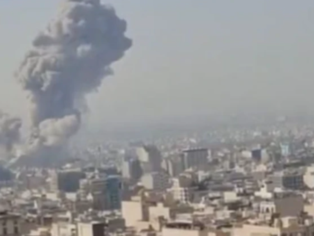 Информация от Израел: Членове на семейството на Хаменей са убити при въздушни атаки