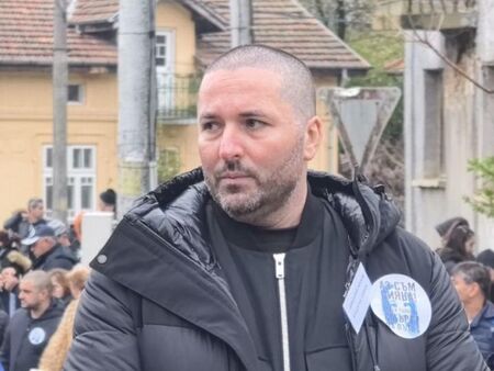 Има ли изненадани? Бащата на Сияна влиза в политиката