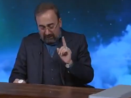 Иранската национална телевизия съобщи за смъртта на Хаменей, с плач в ефир