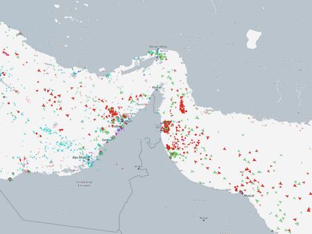 Над 150 танкера са пуснали котва преди Ормузкия пролив, изчакват деескалация в Иран